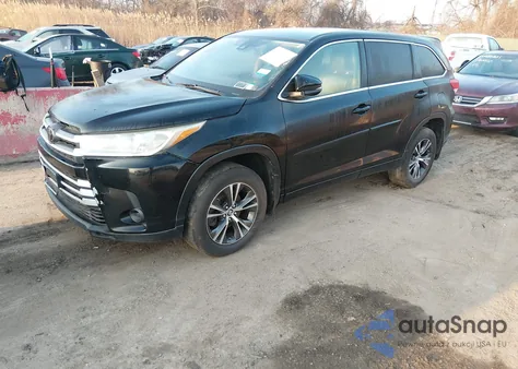 2018 Toyota Highlander Le z USA, uszkodzony, nr VIN 5TDBZRFH1JS906155